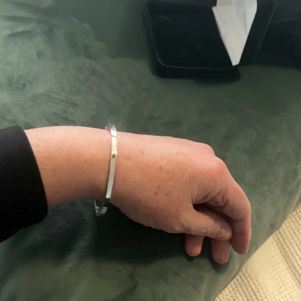 AUTHENTIC Tiffany & Co. Silver bangle (larger size) - Picture 5 of 7